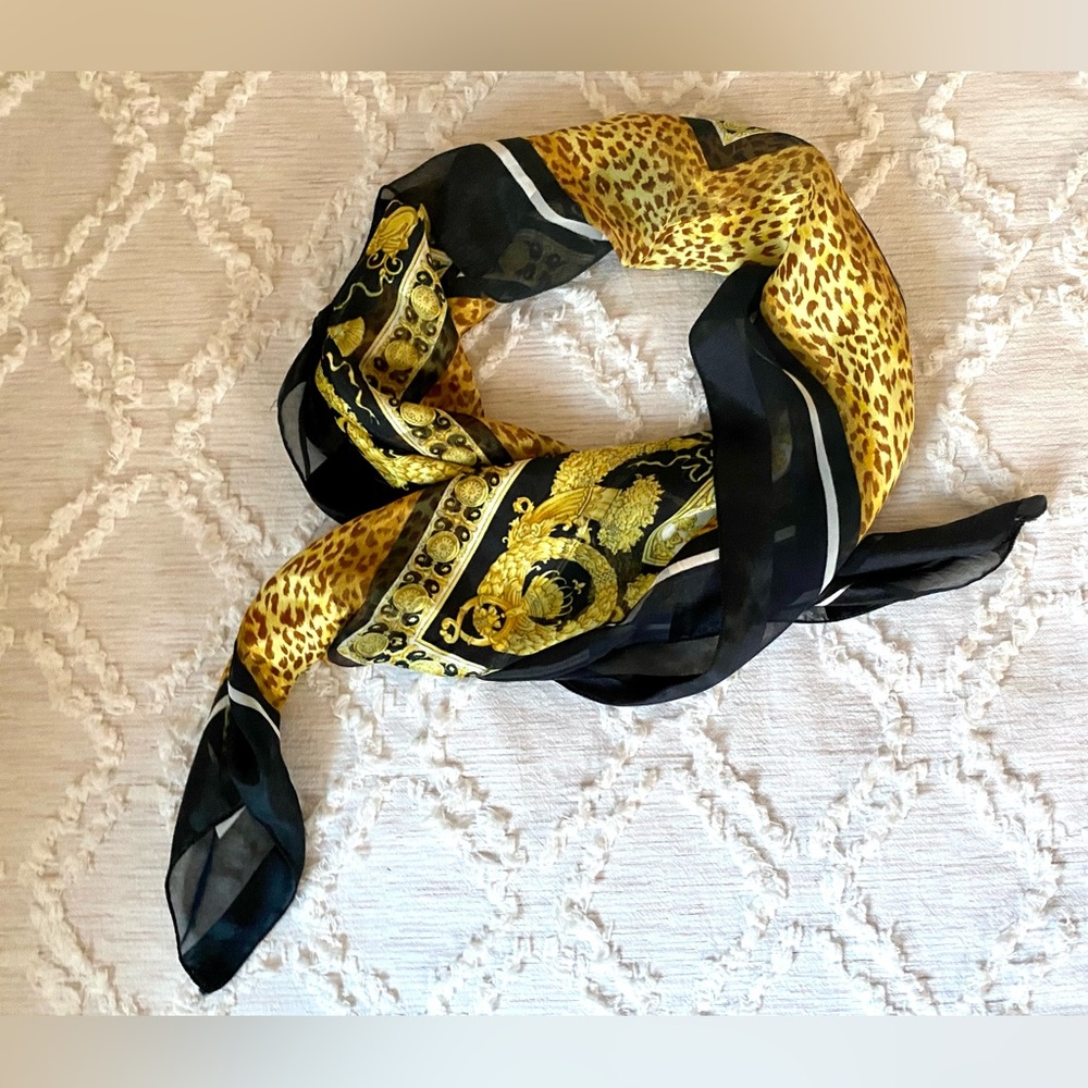 COPY - π BEAUTIFUL LEOPARD SCARF - Picture 1 of 16
